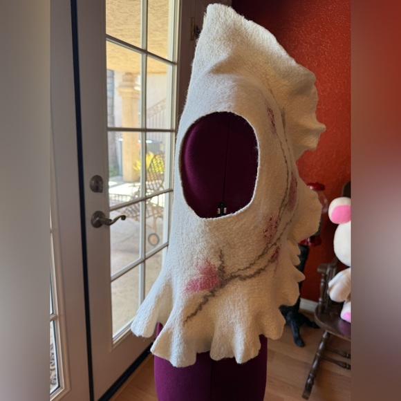 Ivory Felted Wool Floral Ruffle Vest - Picture 5 of 8
